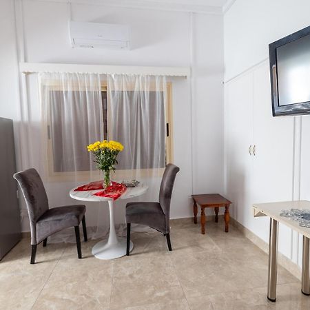 Studio In The Heart Of The City Пафос Екстериор снимка