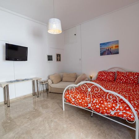 Studio In The Heart Of The City Пафос Екстериор снимка