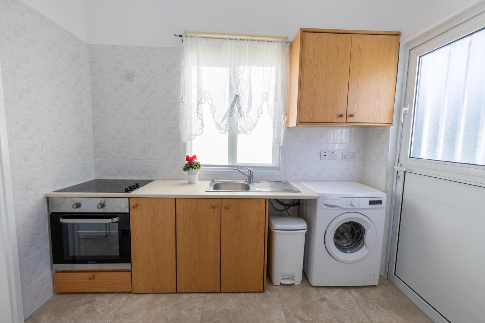 Studio In The Heart Of The City Пафос Екстериор снимка