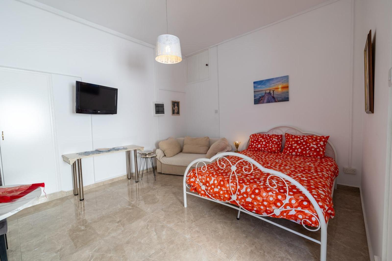 Studio In The Heart Of The City Пафос Екстериор снимка